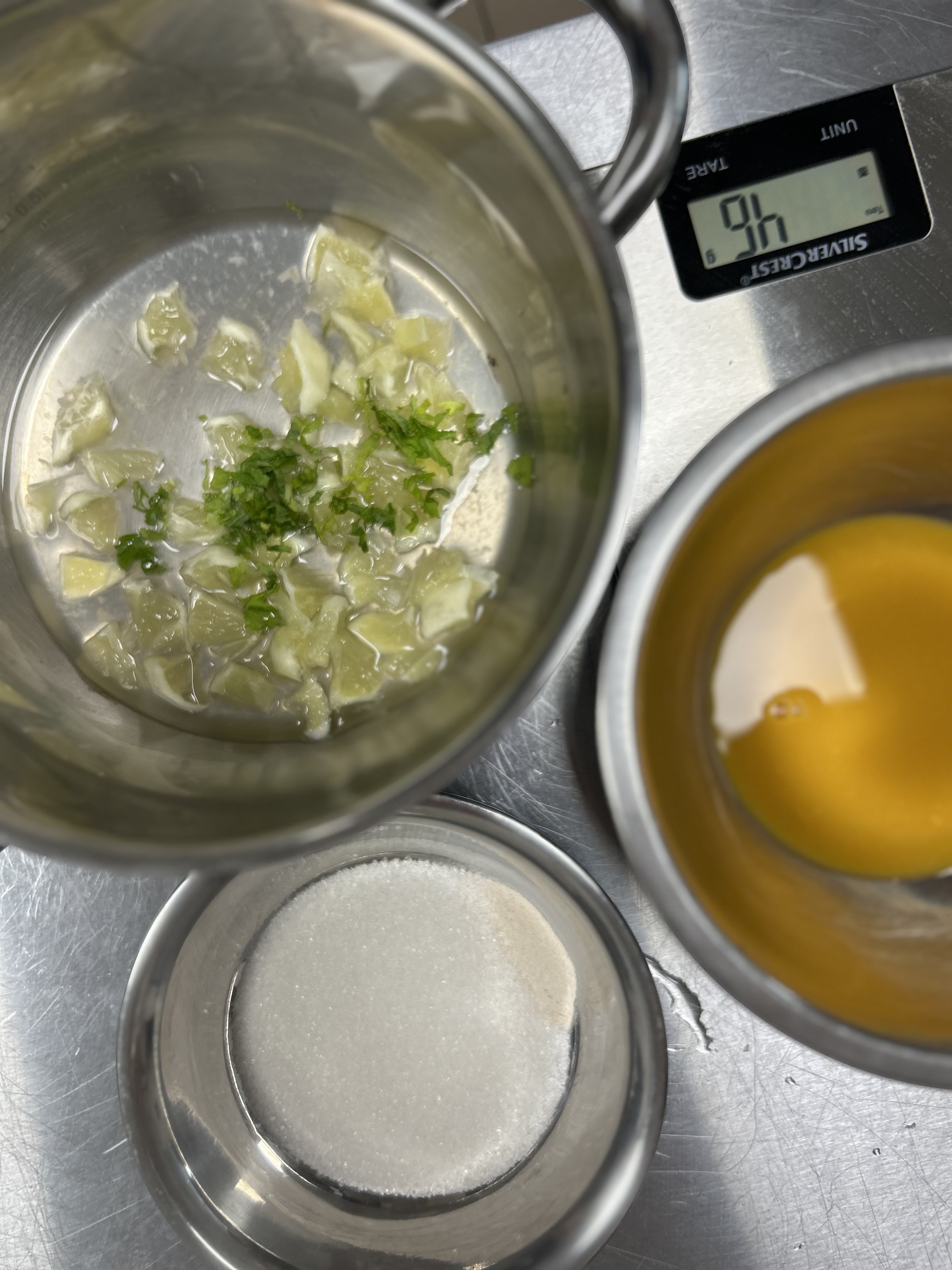 Kurz mono dezertov — moderné jednoporciové zákusky