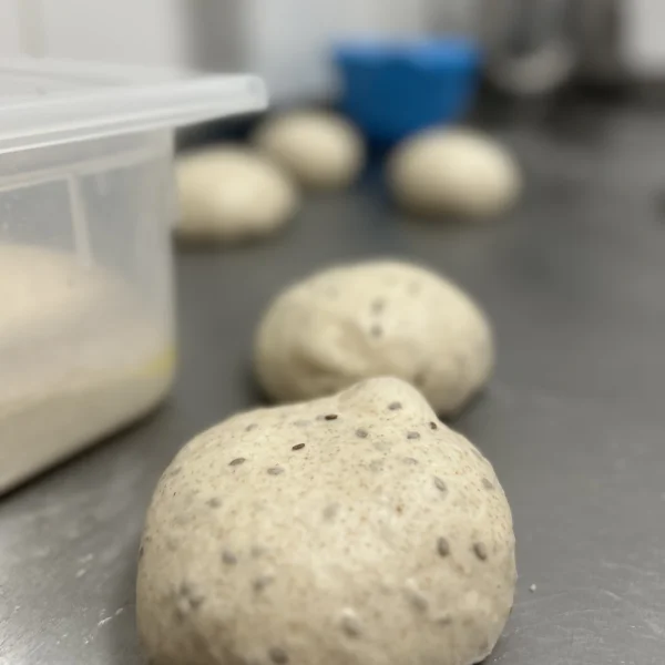 Chlieb, focaccia a bagety z vlastného kvásku